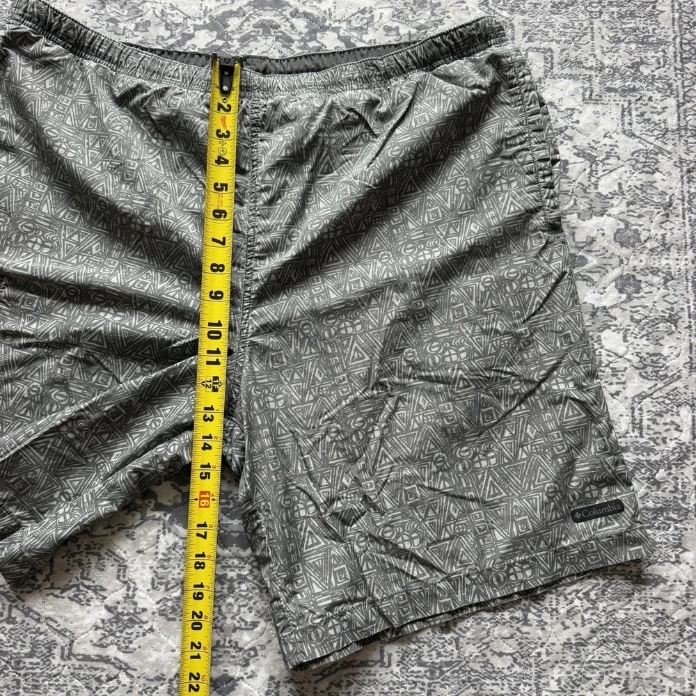 Columbia XCO Mens Gray Aztec Geometric Packable Cargo Swim Trunks Shorts L